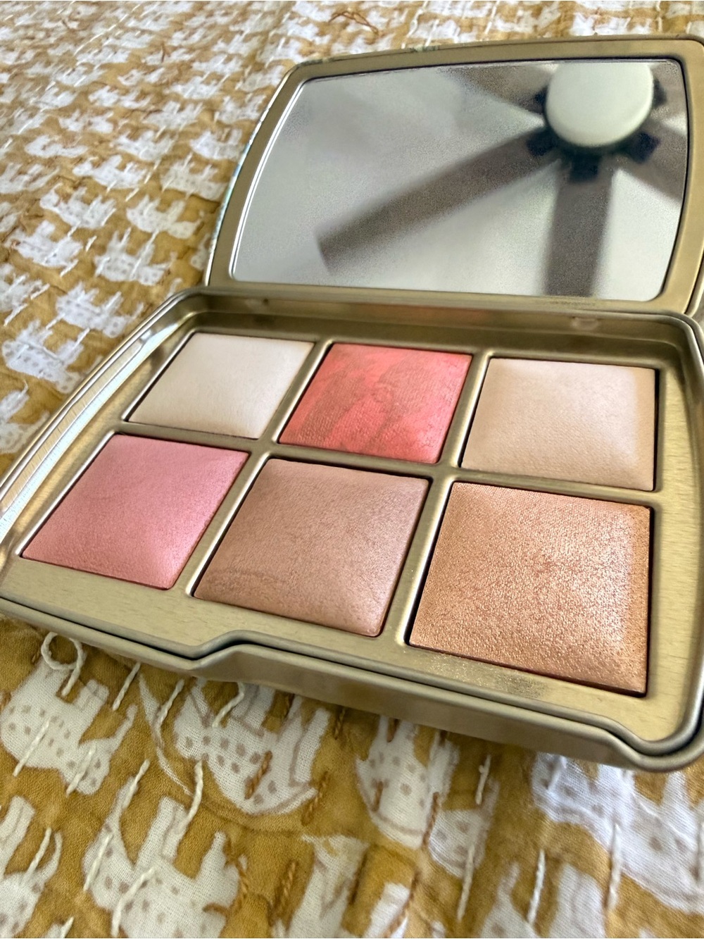 Hourglass Ambient Dragon Lighting edit unlocked - Picture 6 of 7